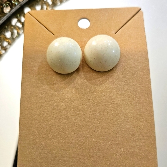 80s Style Classic White Studs - Picture 2 of 4